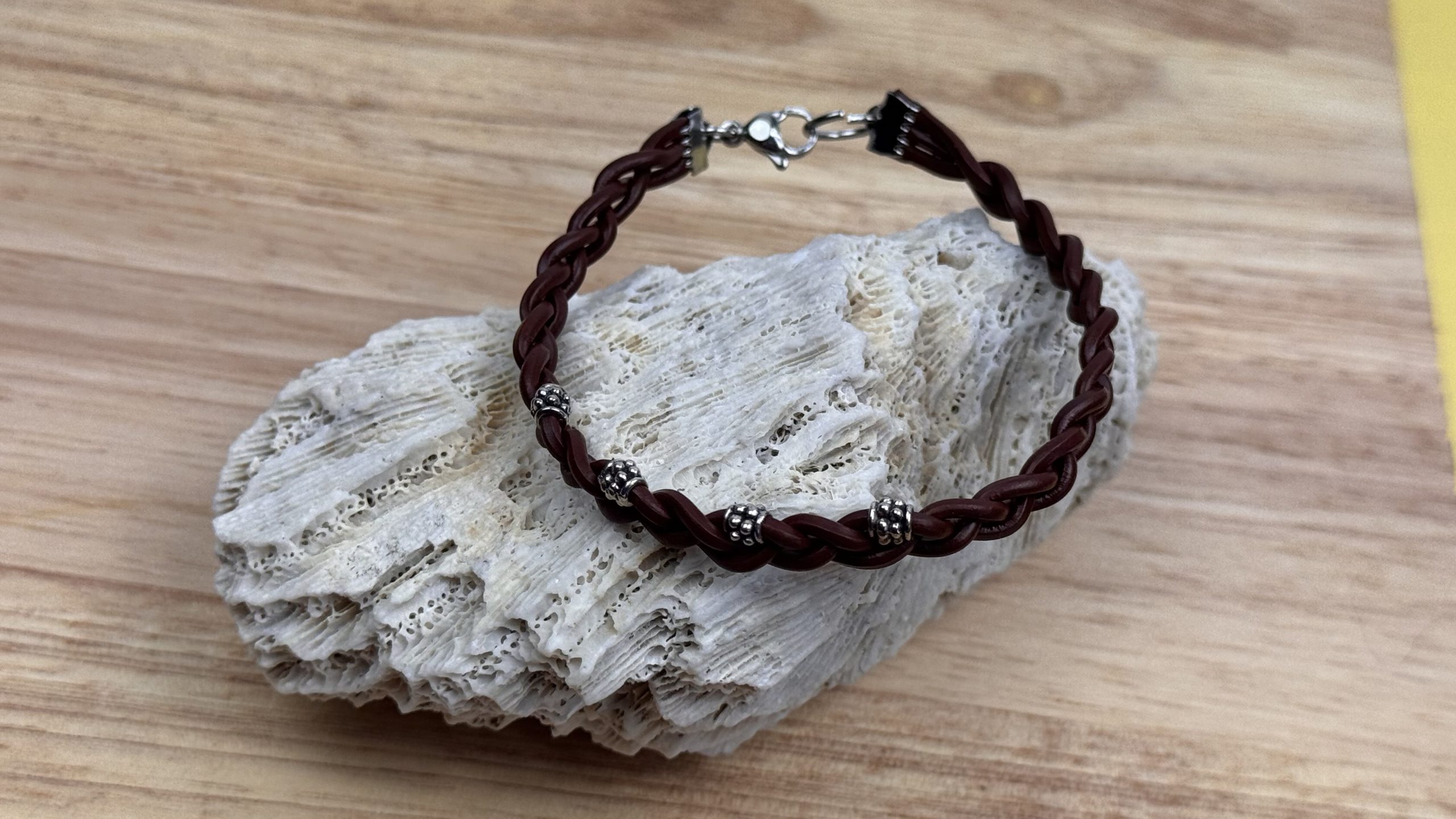 Bransoletka skórzana koralikami skórzany Bransoletka skórzana