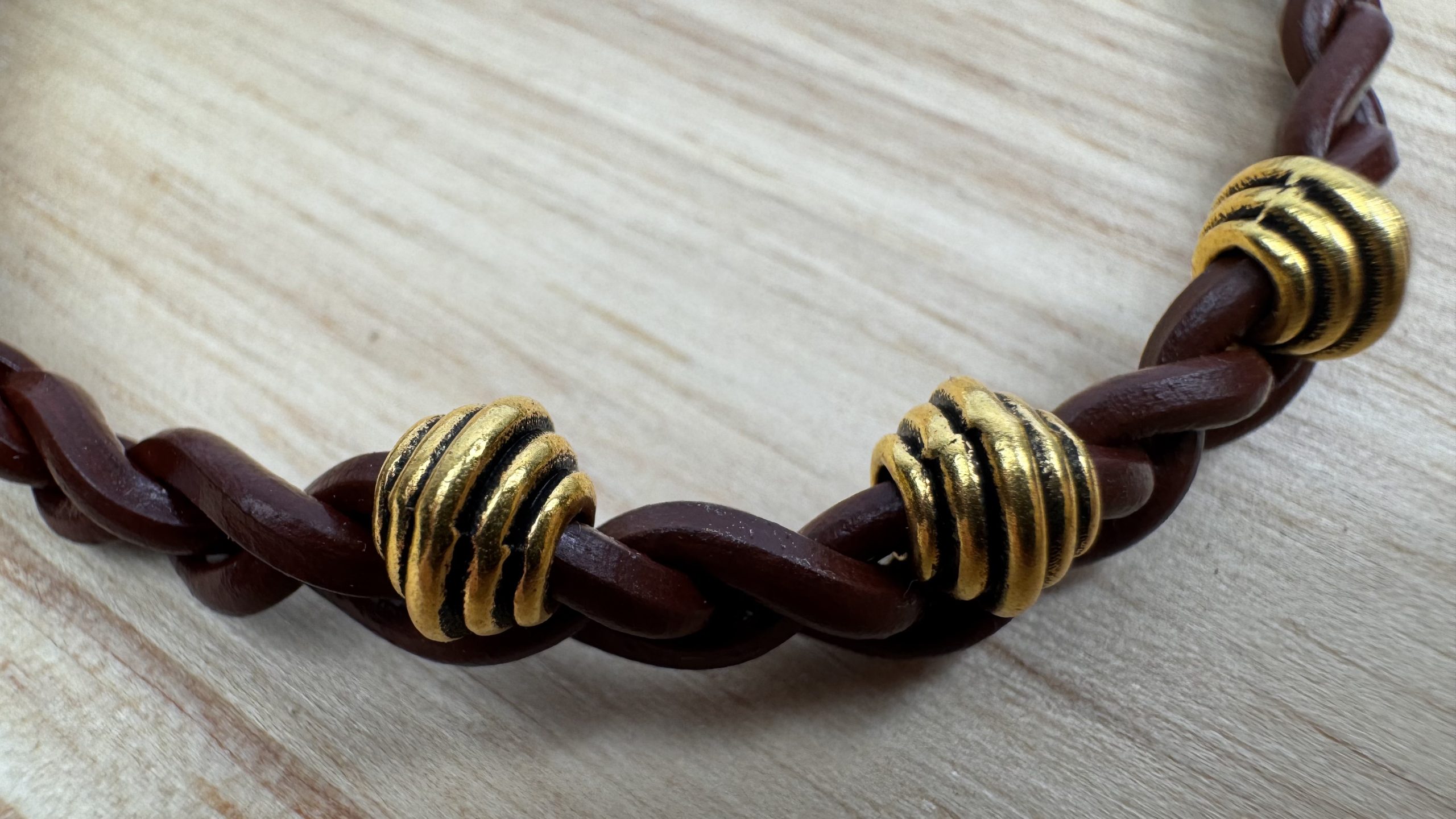 Bransoletka skórzana koralikami skórzany Bransoletka skórzana